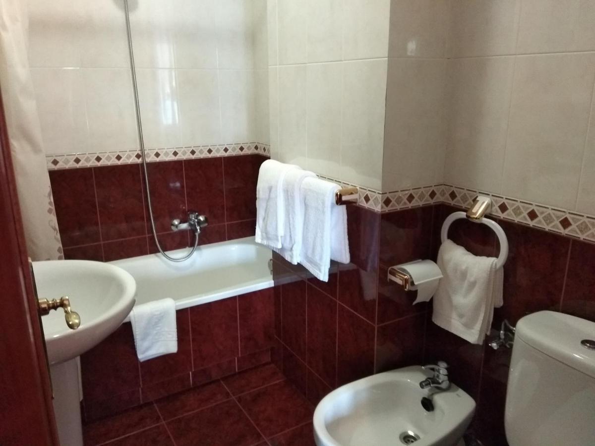 Hostal Residencia Bahia ลาเซ ภายนอก รูปภาพ