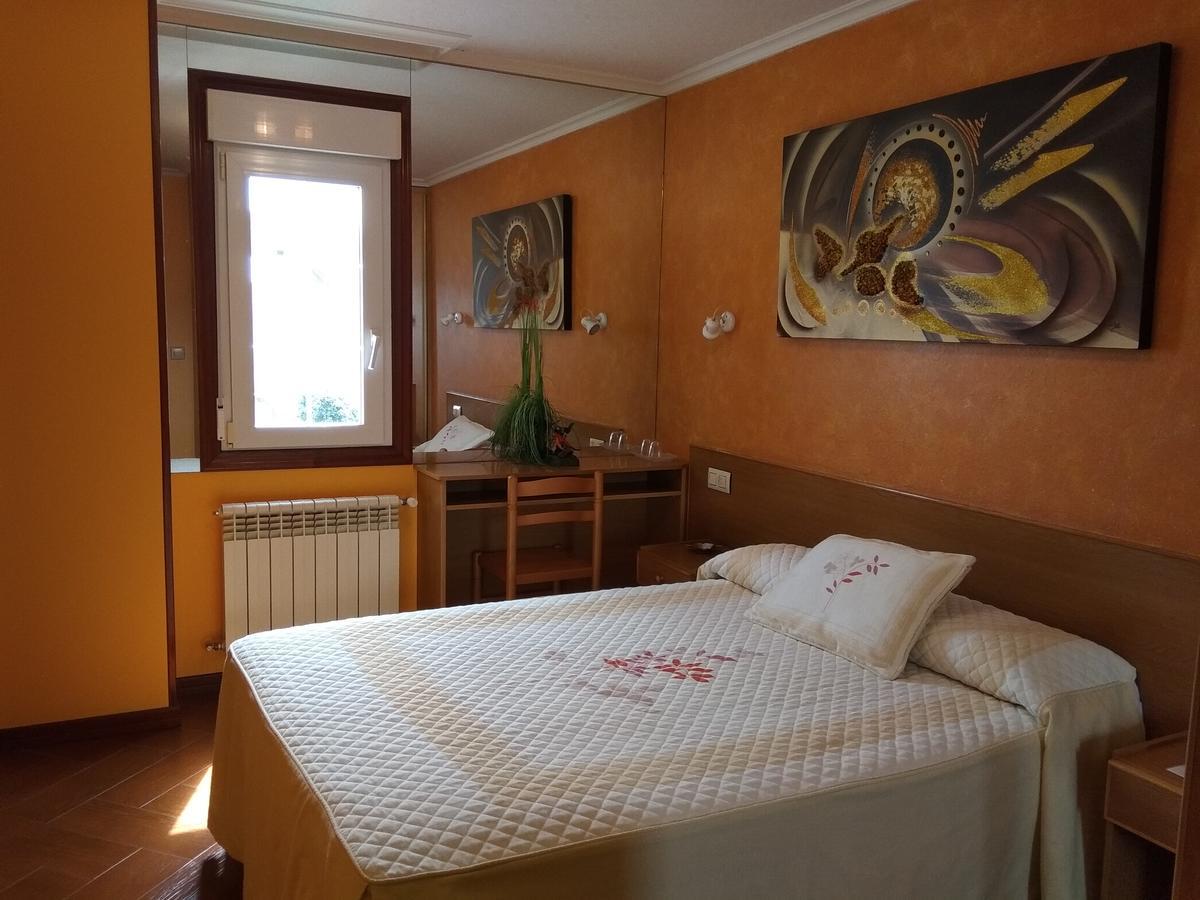 Hostal Residencia Bahia ลาเซ ภายนอก รูปภาพ