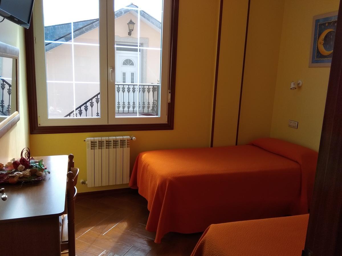Hostal Residencia Bahia ลาเซ ภายนอก รูปภาพ